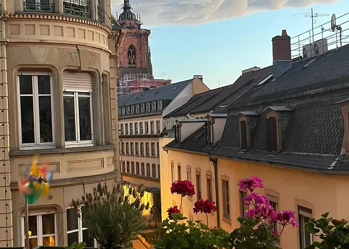 Apparemment De Style 70s Colmar