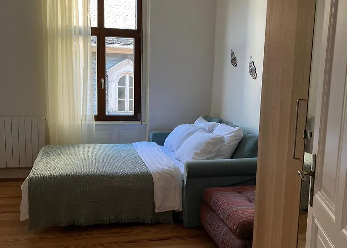 Apparemment De Style 70s * Colmar