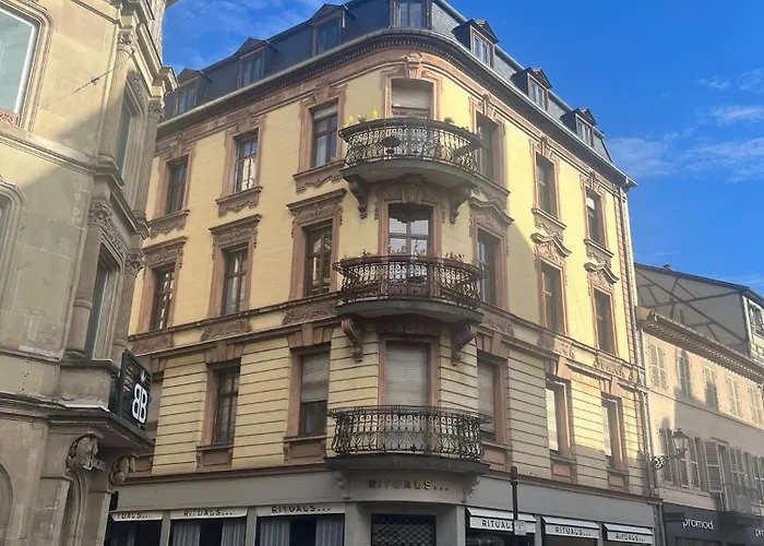 Apparemment De Style 70s * Colmar